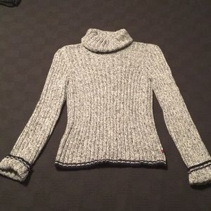 NWOT Women's Tommy Hilfiger turtleneck sweater